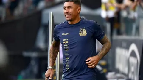 《曼联备战关键战：多古携手谢什科领衔首发，达洛特转战替补席蓄势待发》